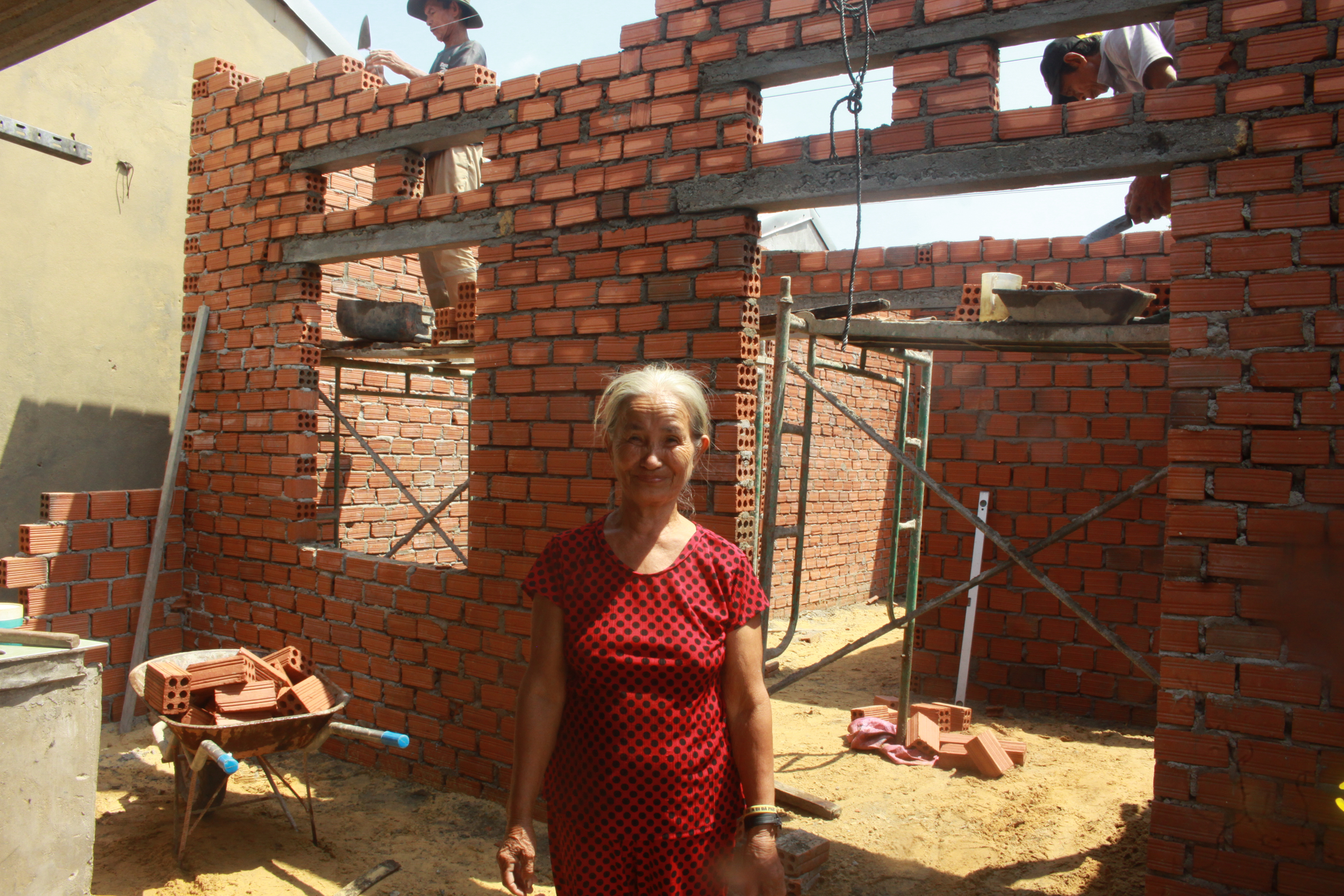 QUỸ HỖ TRỢ VTB VIỆT NAM THAM GIA XÂY DỰNG NHÀ TÌNH NGHĨA